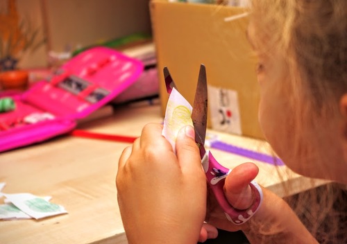 поделка радуга, поделки для детей от 3 лет, поделки для детей 7-8- лет, яркие поделки,+на конце радуги горшочек +с золотом, золотой горшочек