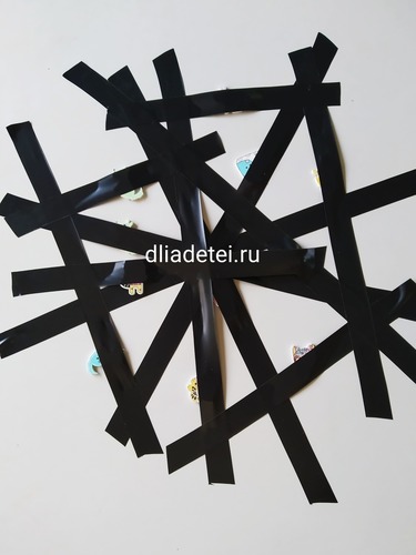 игры со скотчем +для детей, +чем занять детей дома,  развивающие игры +для детей логика мышления, игры +для развитие логики +для детей, игры дома +своими руками, развивашки дома, +чем можно занять детей дома, +чем занять детей +на каникулах дома