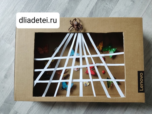 +как научить ребенка резать ножницами, развивающие игры +для детей 2 лет, игры +для малышей 2 3 года, развивающие игры 2 года дома, игры +с ребенком 2 5 года дома, игры дома 2 года, игра разрежь паутину